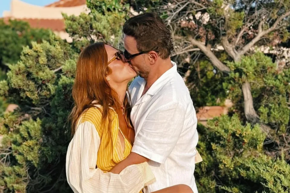 Giovanna Ewbank comenta repercussão de beijo em amigo