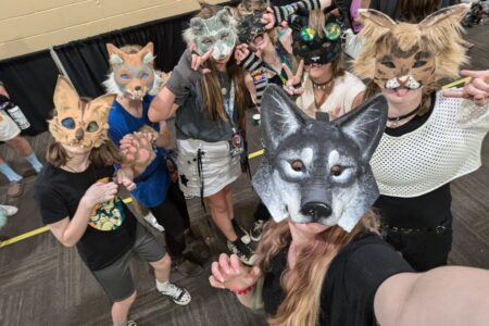 Therians: entenda a comunidade de pessoas que se identificam e vivem como animais identidade interna está ligada a um animal