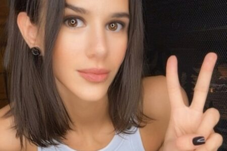 Estrela pornô troca o Onlyfans pela Bíblia após coincidência com Charlie Kirk Veja fotos de Sarah Sizzle, que explorava o fetiche por pés