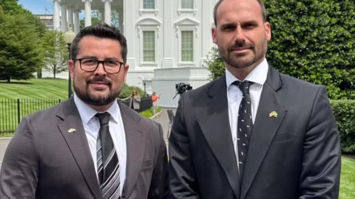 PGR denuncia Eduardo Bolsonaro e Paulo Figueiredo por coação contra o STF Paulo Gonet articulações para interferir em processos de Jair