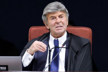 No caso do mensalão, Fux votou para STF julgar réus sem foro privilegiado