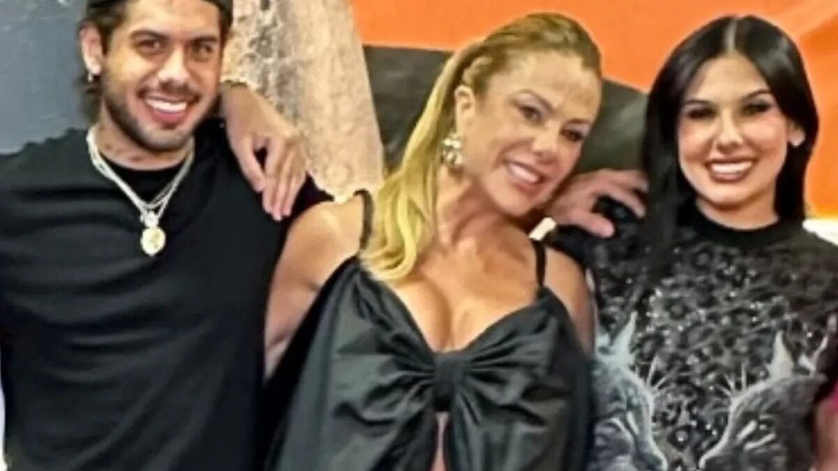 Foto antiga: semelhança entre mãe de Zé Felipe e Ana Castela chama atenção Poliana Rocha veja Internautas acharam as duas parecidas