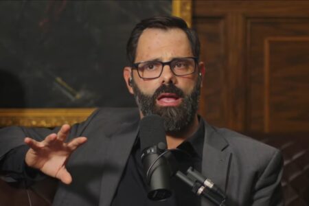 Pastor revolta web ao pedir que fiéis conversem com os filhos sobre pessoas negras: "O perigo é maior" Texano Joel Webbon se pronunciou