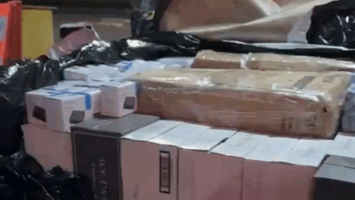 Carga com mais de 500 produtos eletrônicos sem nota fiscal é apreendida na BR-153 (Foto: Reprodução / PRF)