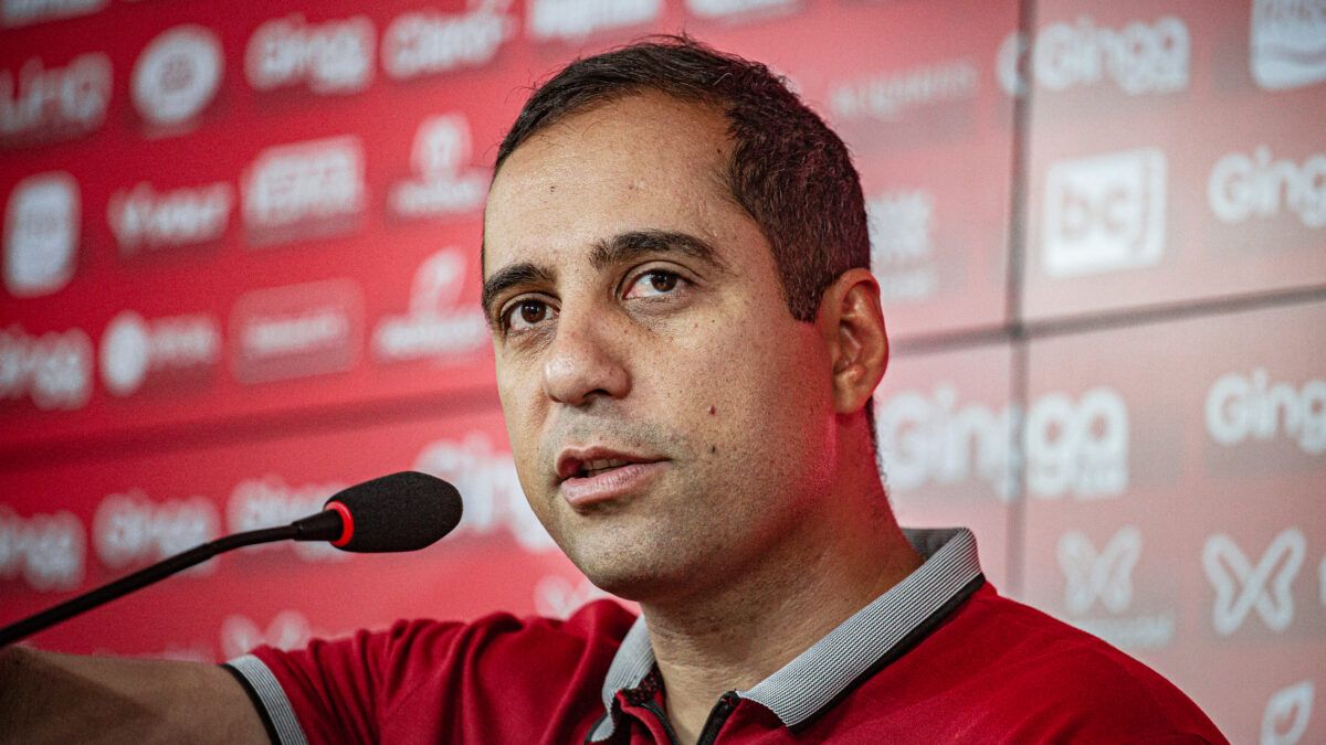 Hugo comenta decisão da demissão de Paulo Turra