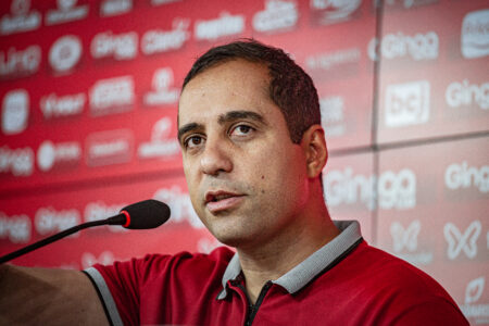 Hugo comenta decisão da demissão de Paulo Turra