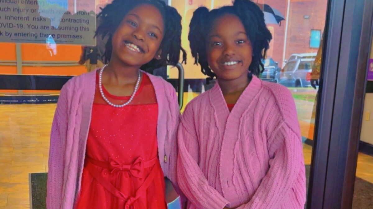 Gêmeas recebem 'bônus' por boas notas na escola Mãe cobra aluguel e multa filhas de 9 anos por bagunça: "Ensinar lições de vida"