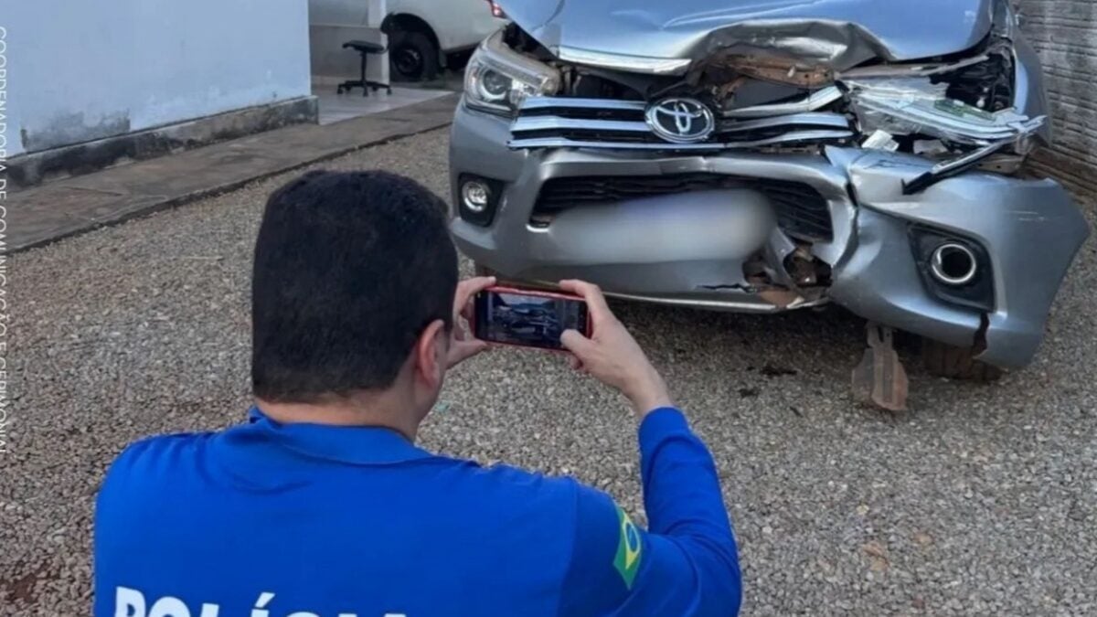 Imagem do veículo durante a perícia