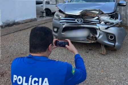 Imagem do veículo durante a perícia