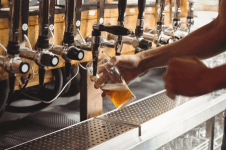 Imagem e uma fábrica de cervejas