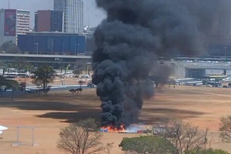 Agentes apuram se há relação com julgamento de Bolsonaro no STF Polícia prende suspeito de incendiar banheiros químicos na Esplanada; vídeo