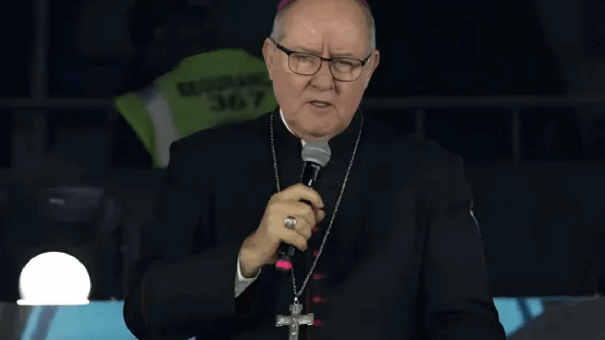 Adair José Guimarães, pediu em oração que Nossa Senhora livrasse o Brasil do comunismo