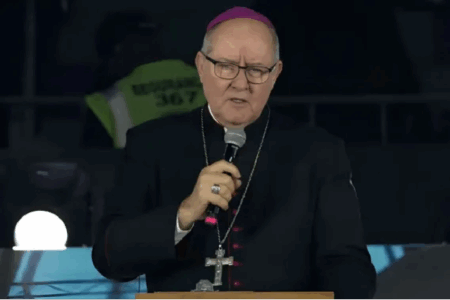 Adair José Guimarães, pediu em oração que Nossa Senhora livrasse o Brasil do comunismo