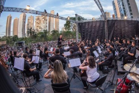 Orquestra Filarmônica de Goiás abre 24º Canto da Primavera com concerto ao ar livre em Pirenópolis