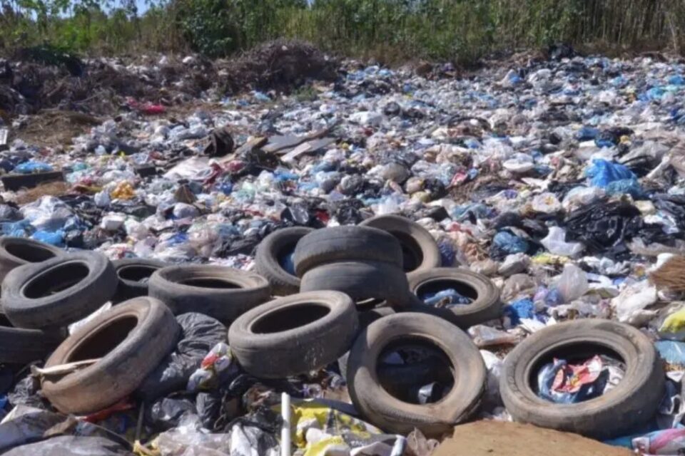 Imagem de um lixão
