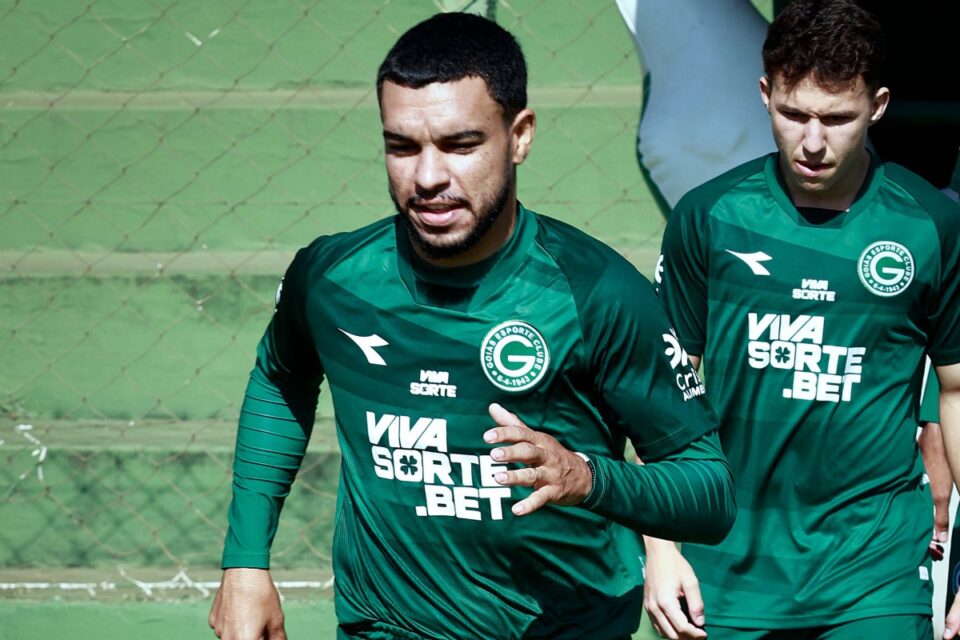Moraes deve seguir como titular do Goiás