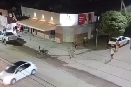 Anicuns: tentativa de feminicídio acaba com homem morto e irmão esfaqueado Autor do homicídio e da tentativa de assassinato foi espancado