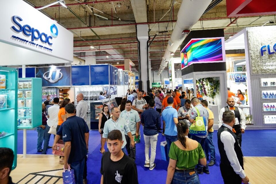 Feira supermercadista acontece durante 3 dias em Goiânia e reúne mais de 200 expositores