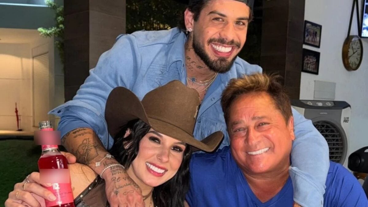 Ana Castela posa com Leonardo em meio a rumores de romance com Zé Felipe