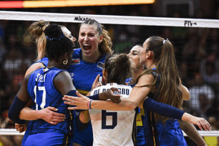 Itália supera Turquia no tie break e conquista o bicampeonato mundial de vôlei