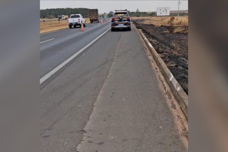 Imagem das marcas de pneu na pista