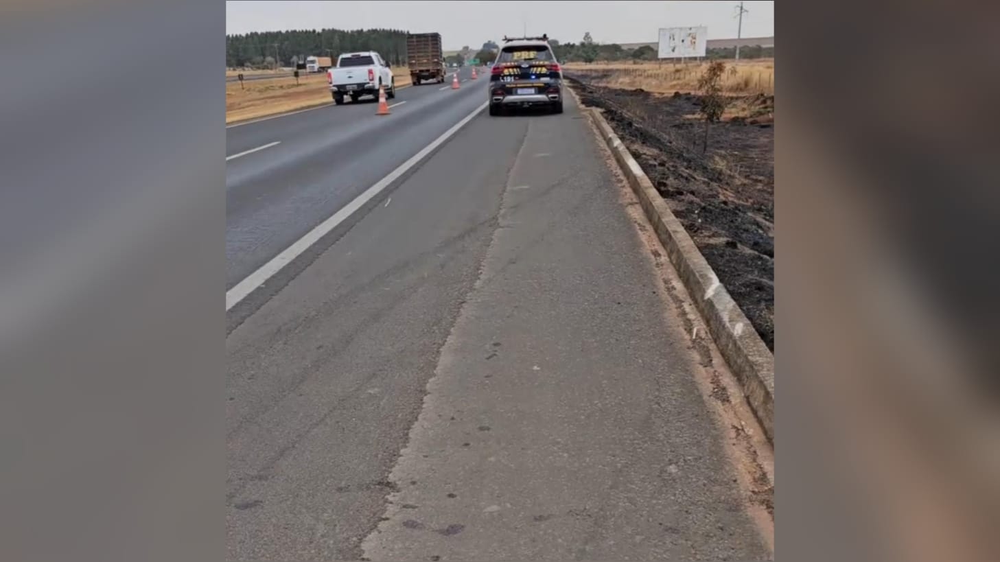 Imagem das marcas de pneu na pista