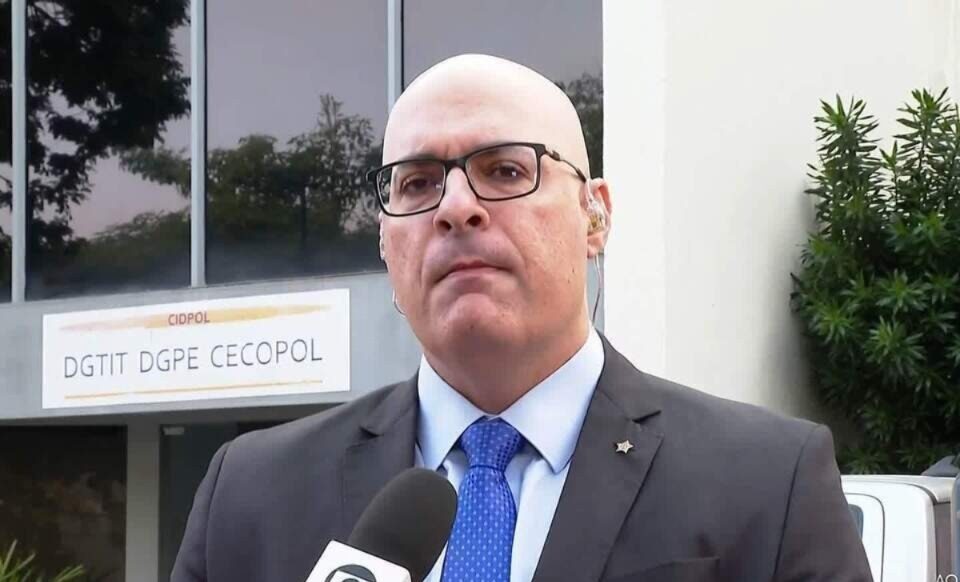 Secretário da polícia do RJ concede medalha Coragem a ele mesmo Corporação afirma que homenagem inclui agentes que foram baleados