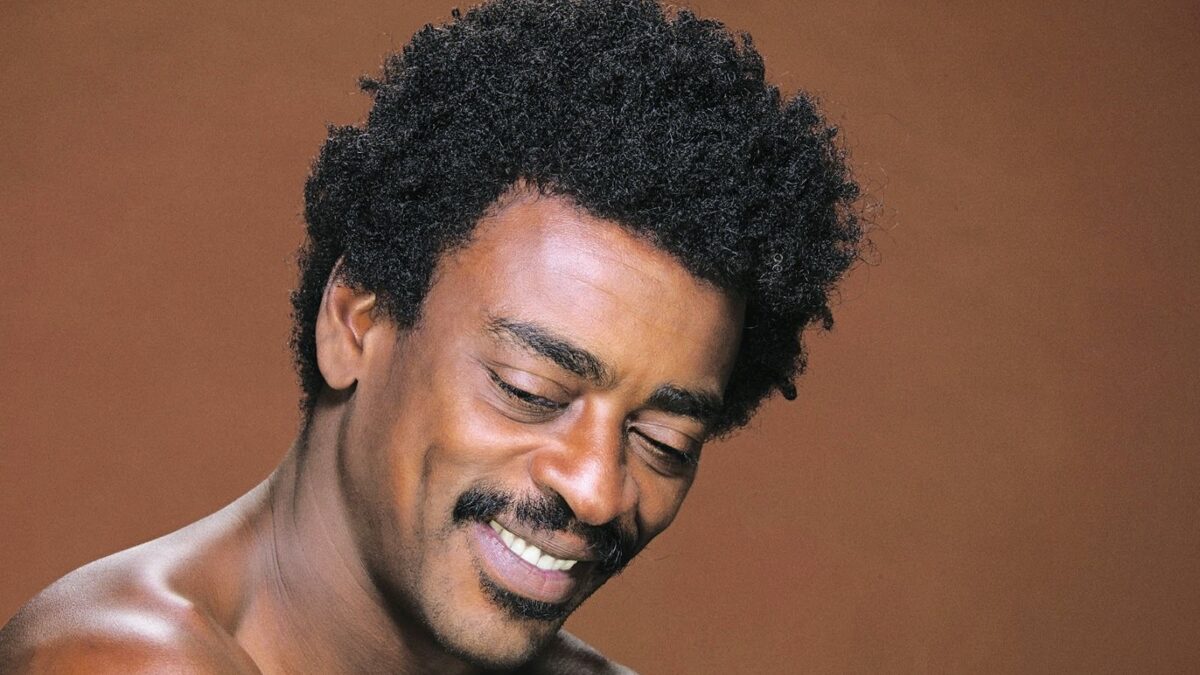 Show de Seu Jorge em Goiânia ganha lote extra de ingressos gratuitos