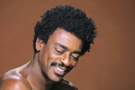 Show de Seu Jorge em Goiânia ganha lote extra de ingressos gratuitos