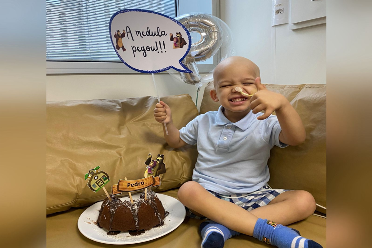 Pedro após realizar o transplante de medula óssea (Foto: Arquivo cedido ao Mais Goiás)