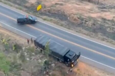 Helicóptero da PM é usado em abordagem a carreta que transportava 2,3 toneladas de maconha