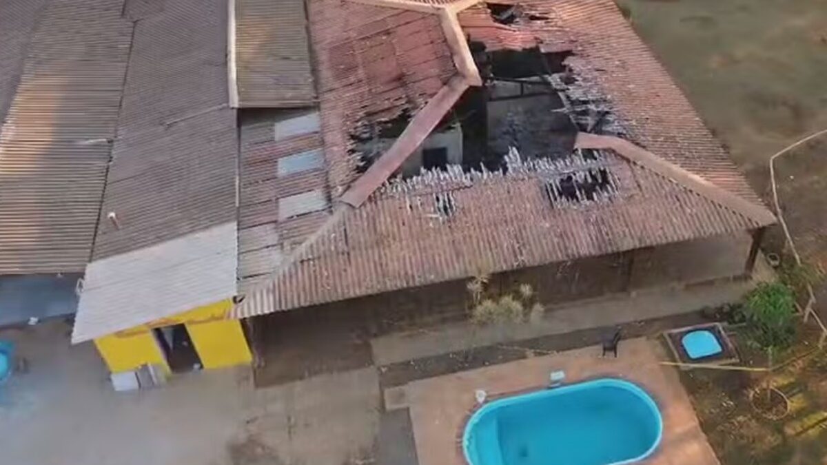 incêndio começou por volta das 3h da manhã em um dos quartos da clínica, chamada Comunidade Terapêutica Liberte-se, localizada no Boqueirão, área rural do Paranoá