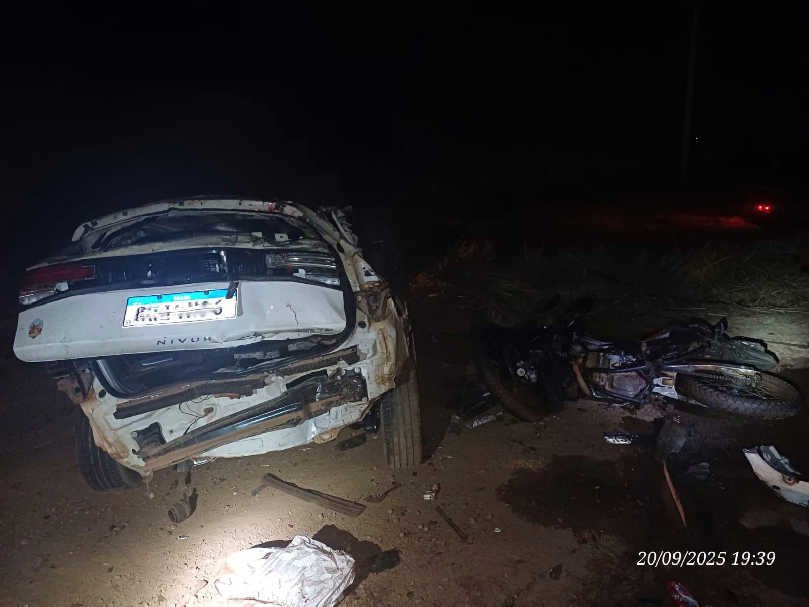 Imagem do carro e da moto