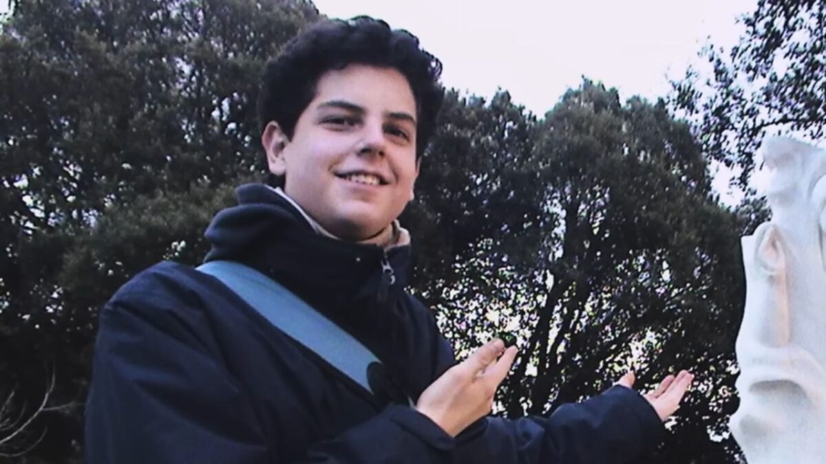 Carlo Acutis: o primeiro santo millennial será canonizado no domingo Igreja Católica online o levou a ser chamado de "influenciador de Deus"