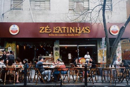 Bar em Goiânia distribui 50 chopes grátis após condenação de Bolsonaro