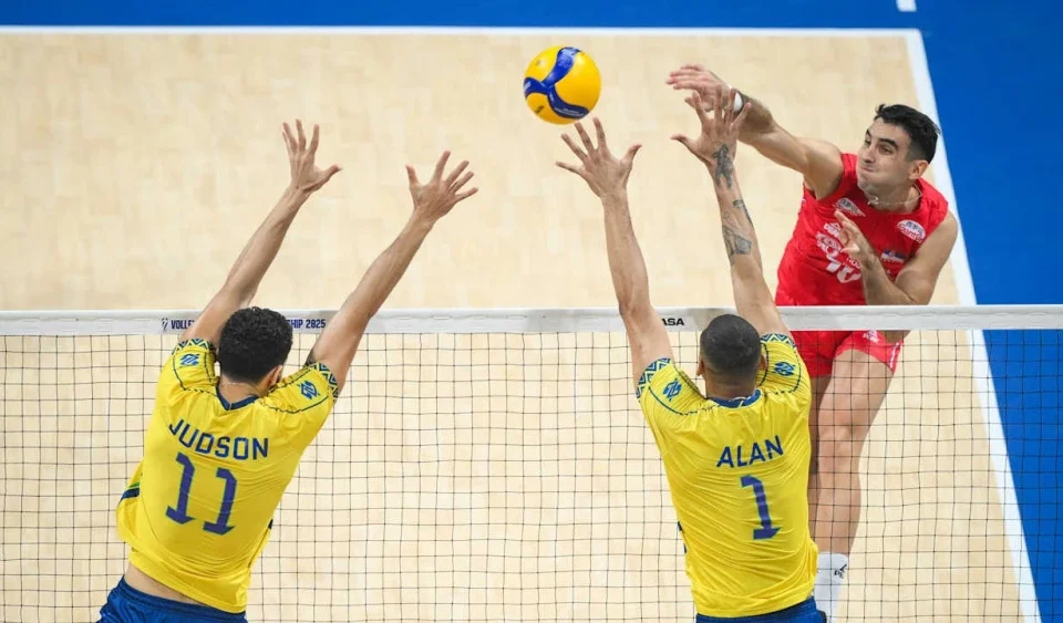 Brasil é superado pela Sérvia e depende do jogo da China para se classificar