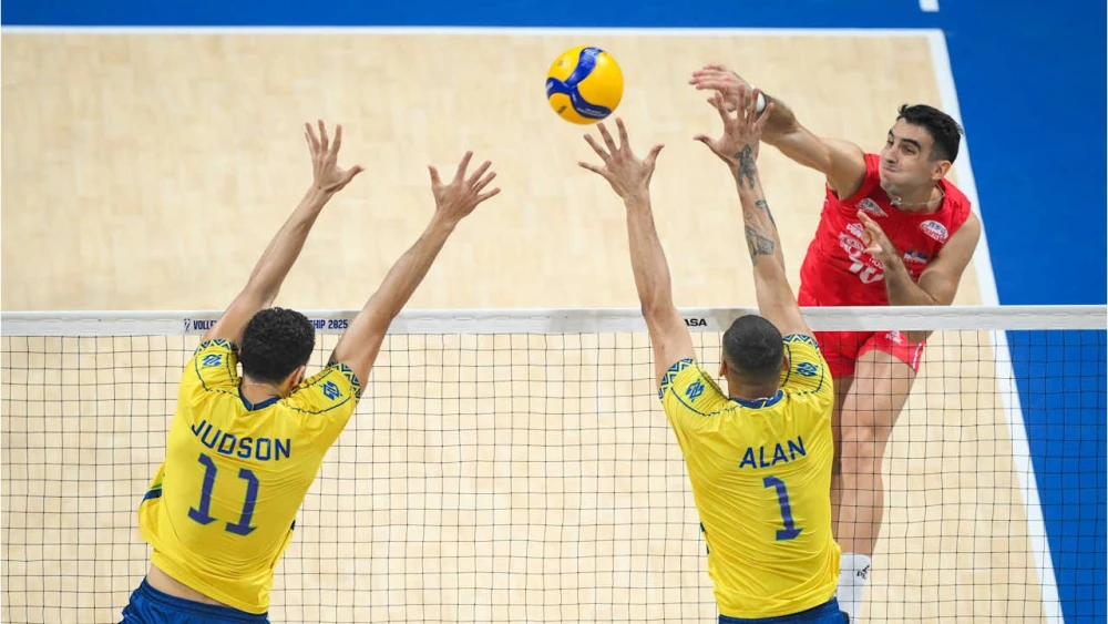 Brasil é superado pela Sérvia e depende do jogo da China para se classificar