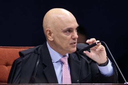 Moraes vota pela condenação de Bolsonaro e demais reus da trama golpista
