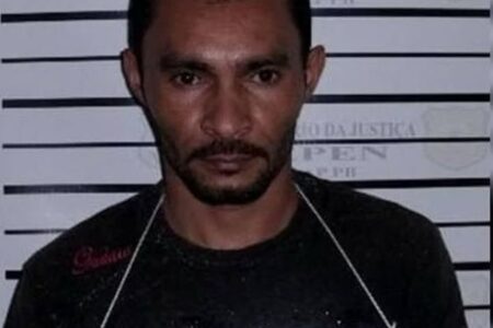 Líder de 'Al Qaeda' paraibana morre após confronto com PMs em Goiás Policiais apreenderam uma espingarda, um revólver e munições de fuzil