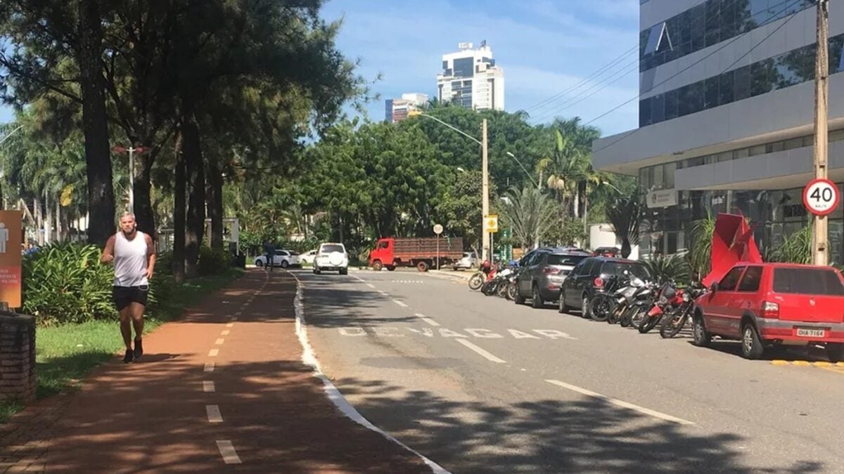 Alameda Ricardo Paranhos será recapeada a pedido de vereador Ordem de serviço já foi assinada pelo titular da Seinfra