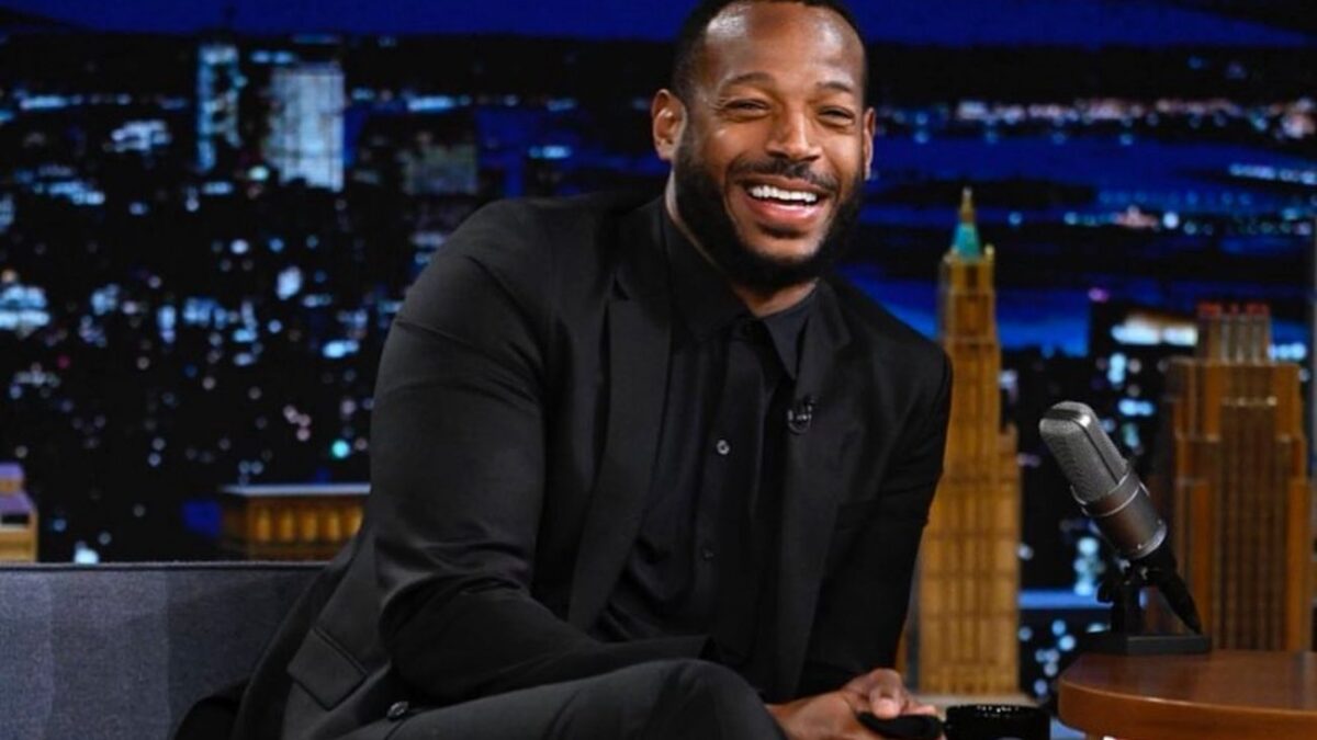 Ator de 'As branquelas' posta foto com boné do Galo