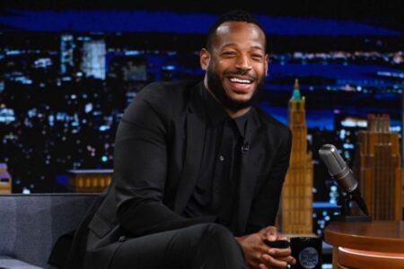 Ator de 'As branquelas' posta foto com boné do Galo