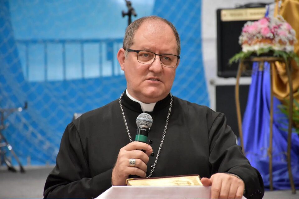 Bispo de Formosa que pediu livramento do comunismo em missa já declarou que Brasil vive uma ditadura