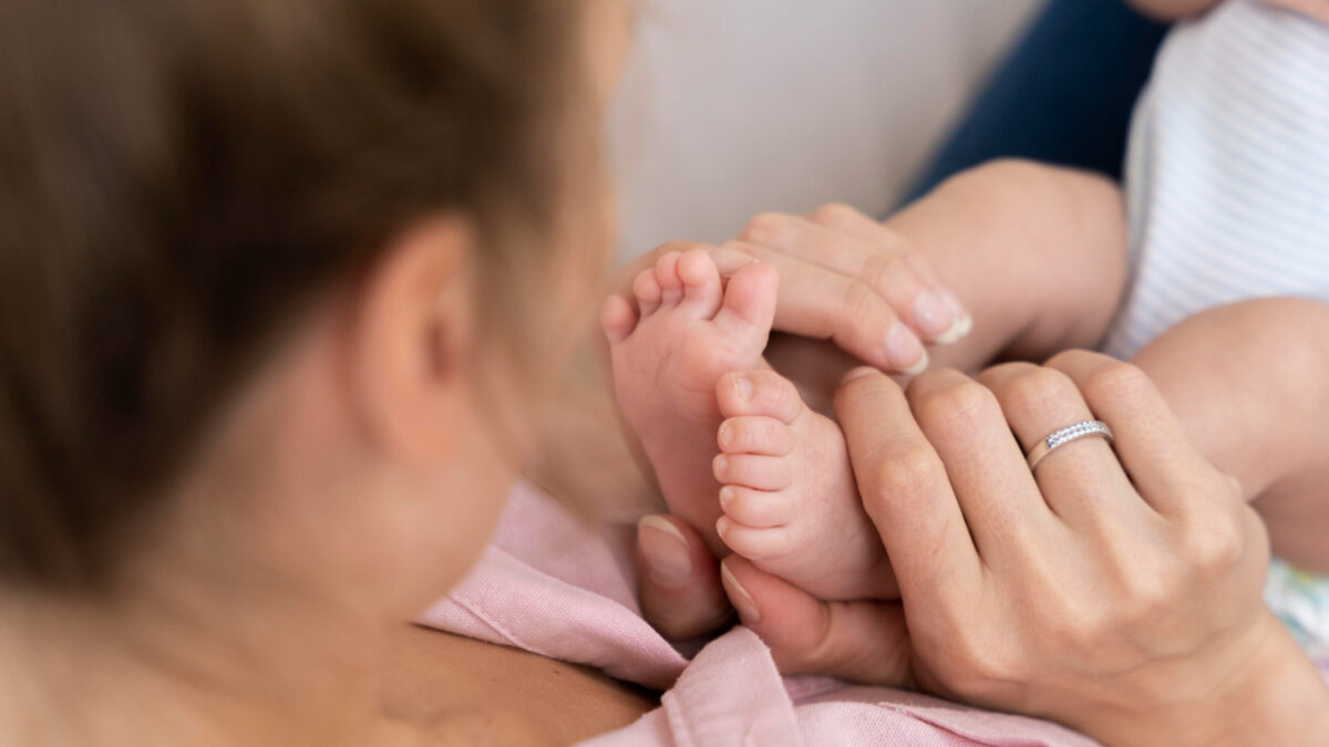 Internações acima de duas semanas agora ampliam afastamento e salário Conheça as novas regras da licença-maternidade após internação