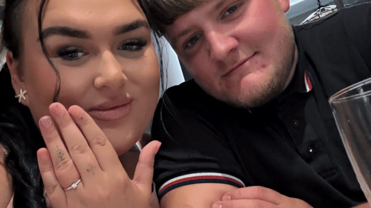 Noiva vai parar no hospital e quase perde o dedo após pedido de casamento; veja foto Momento romântico quase terminou em tragédia