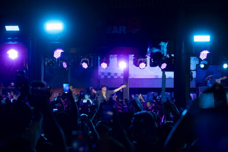 Natanzinho Lima reúne duas mil pessoas em show do projeto “Bar em Bar” em Goiânia