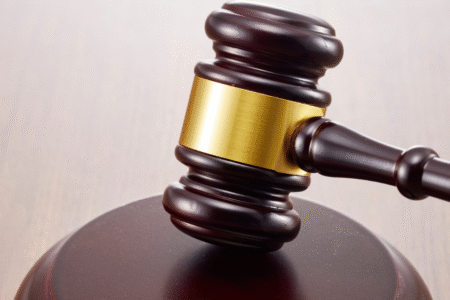 Imagem de um martelo da justiça