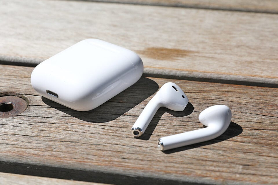 Apple inicia venda de novos AirPods e Apple Watch com recursos de tradução e saúde