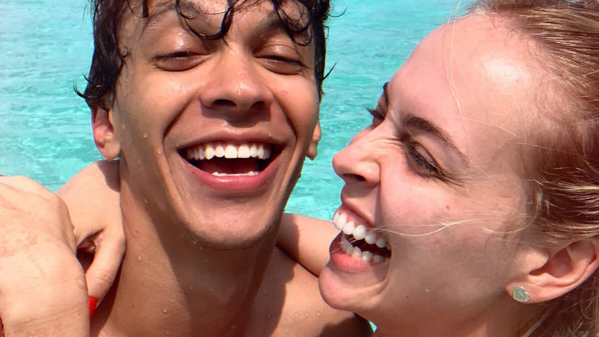 Júlio Cocielo anuncia fim do casamento com Tata Estaniecki