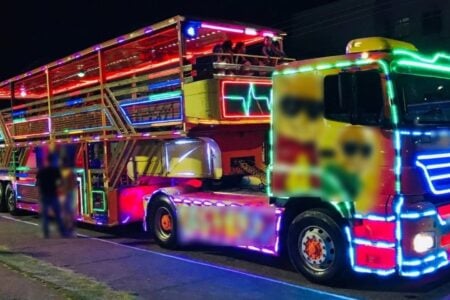 Imagem mostra carreta furacão em circulação na cidade